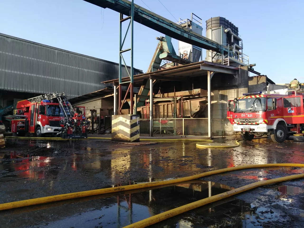 Incendio en la empresa Maderas de Llodio. Foto: Radio Euskadi