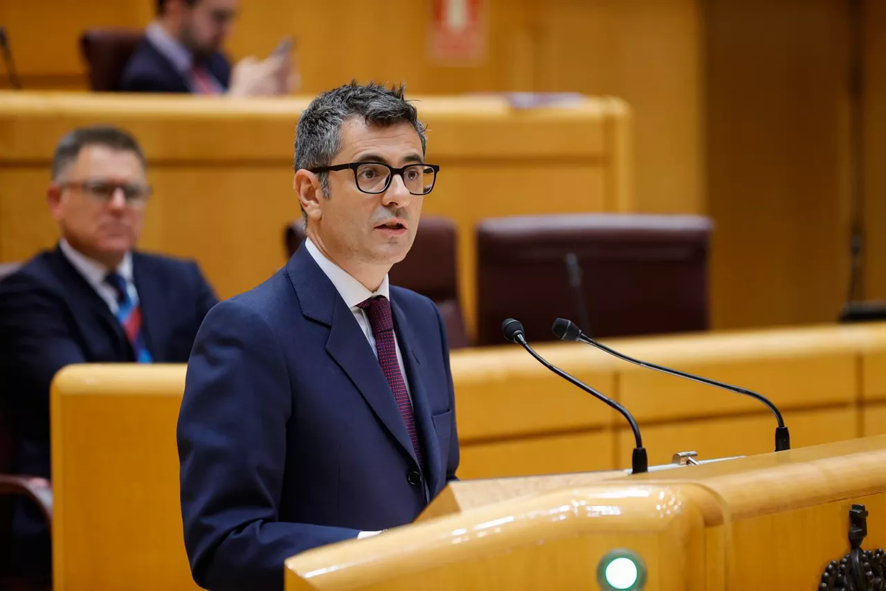 El ministro Félix Bolaños, esta tarde en el Senado. Foto: EFE