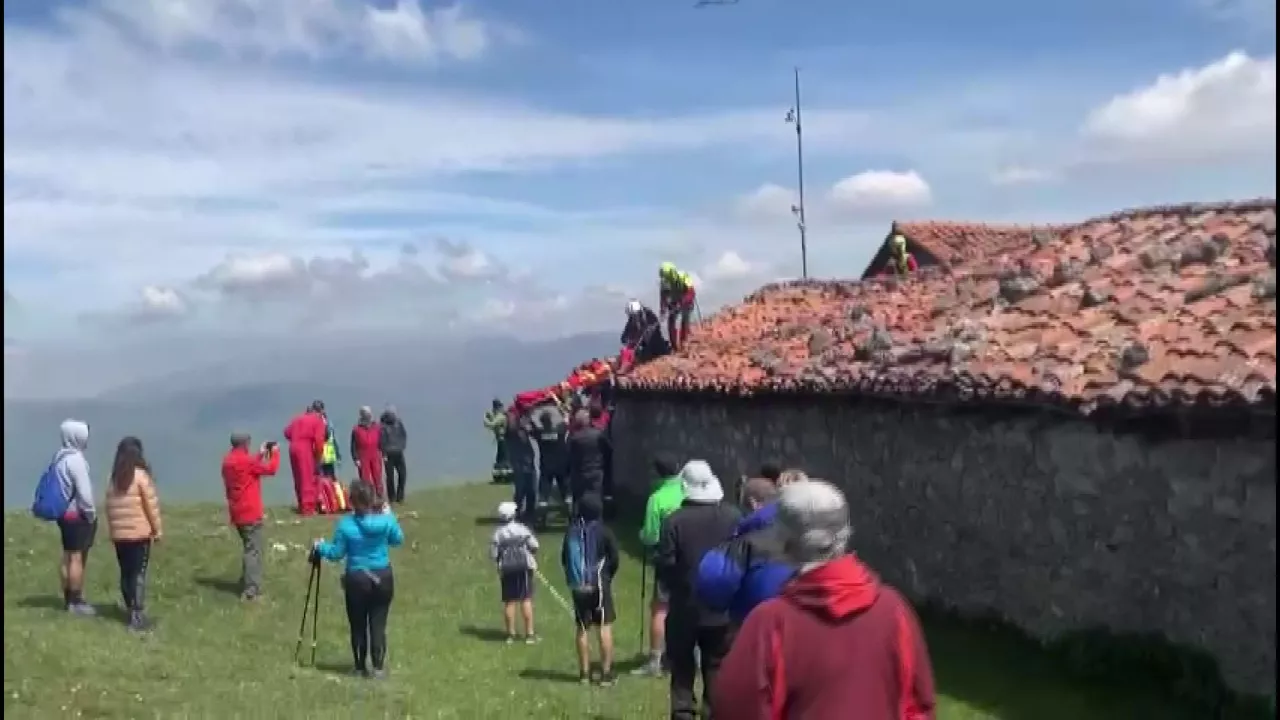 Parapentelariaren erreskatea. EITB Mediaren bideo batetik ateratako irudia.