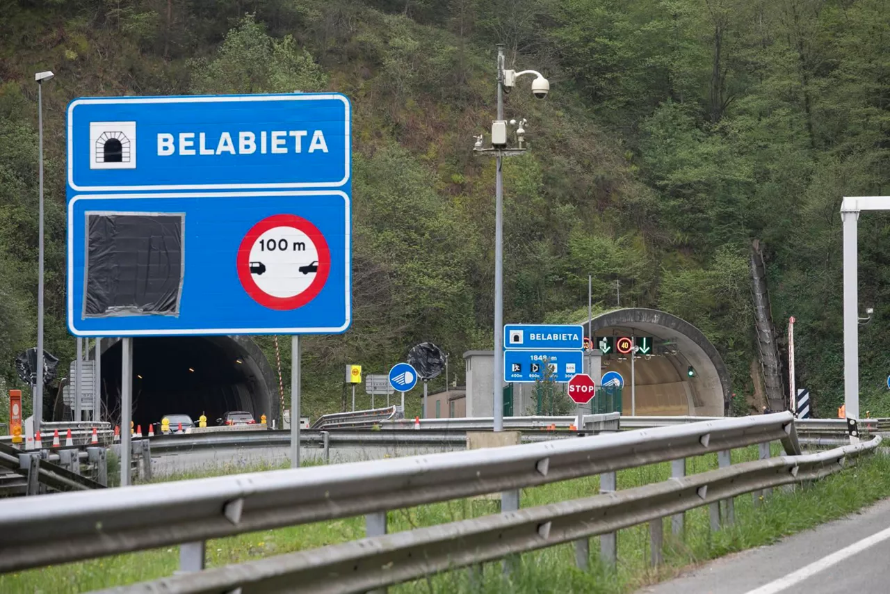 DFA. MARKEL OLANO. TUNEL BALABIETA. GIPUZKOA. ARGAZKILARIA: SARA SANTOS