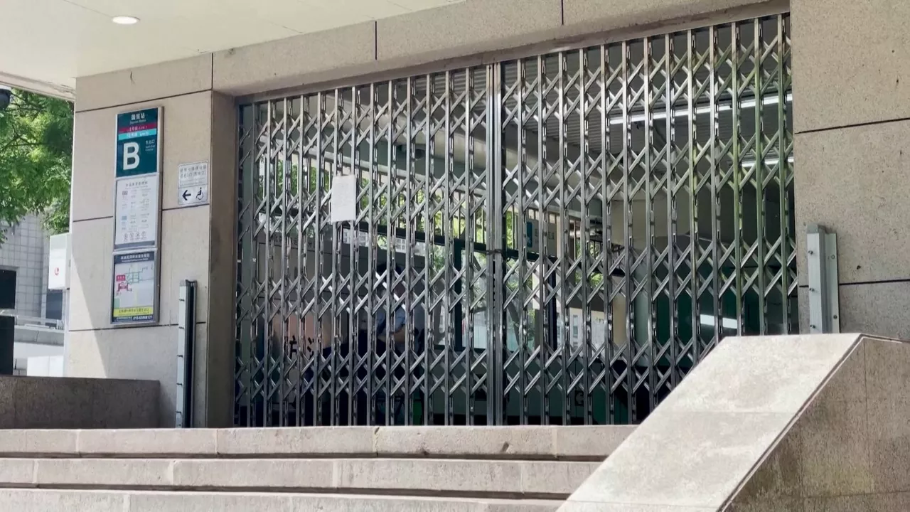 Estación de metro cerrada. Imagen obtenida de un vídeo de Agencias.