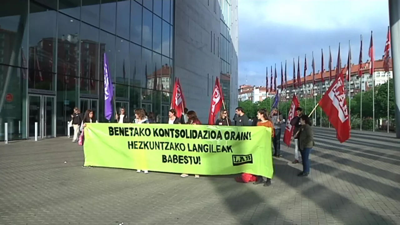LABen bilkura BECen. EITB Mediaren bideo batetik ateratako irudia.