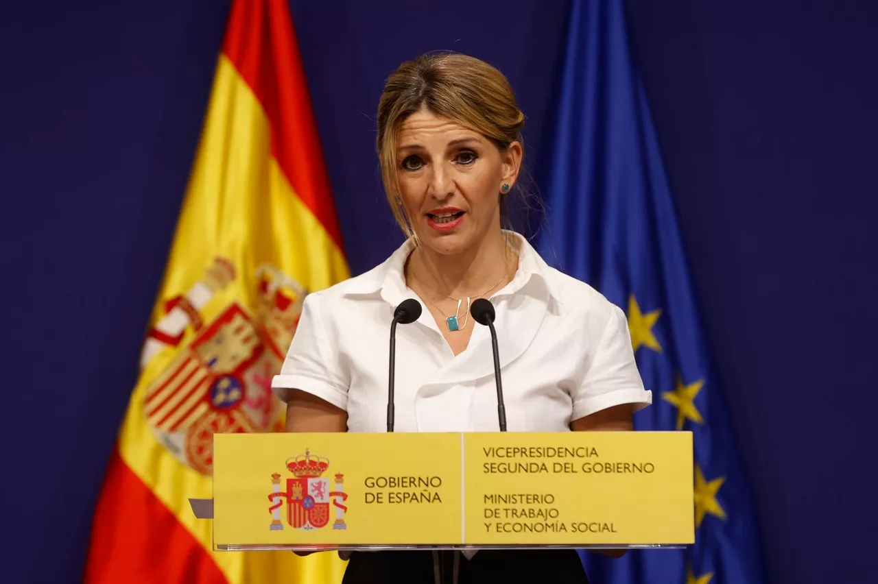 La vicepresidenta segunda y ministra de Trabajo, en declaraciones este viernes. Foto: EFE