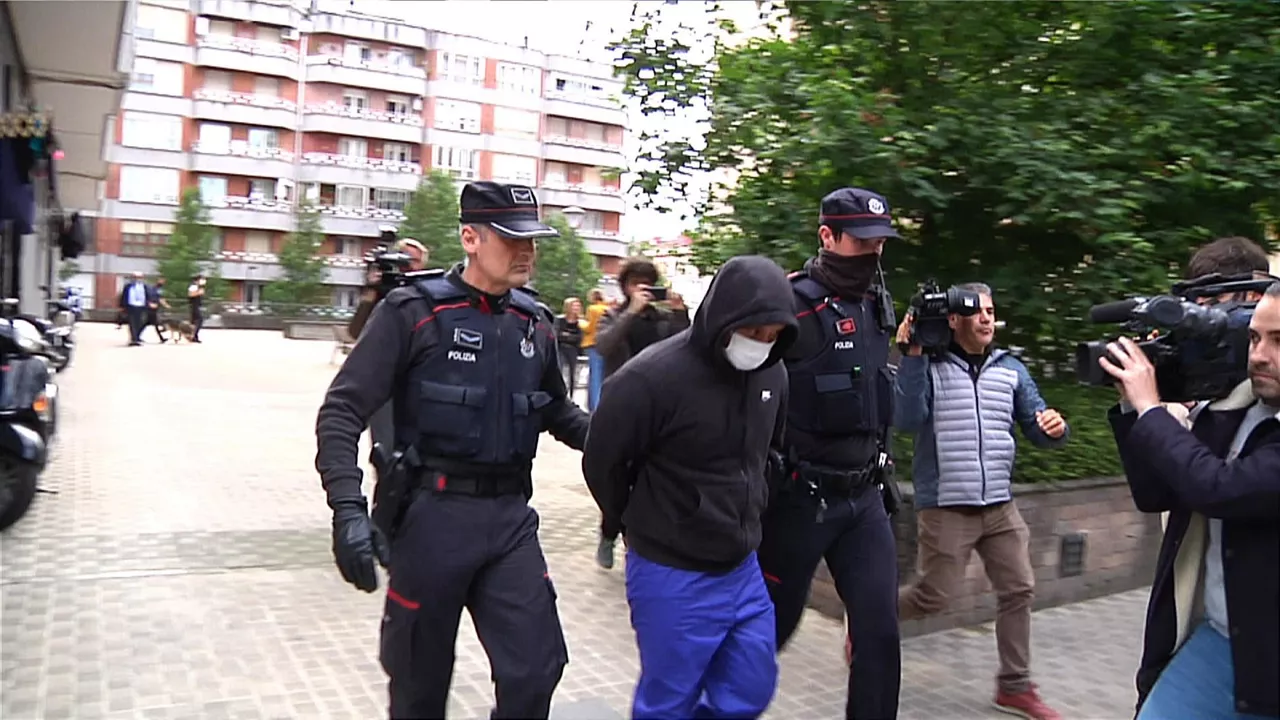 Irunen atxilotu dute susmagarria. EITB Mediaren bideo batetik ateratako argazkia