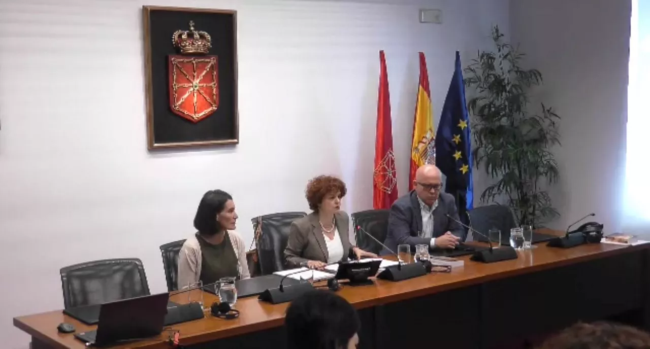 Goiriena y Boye en el Parlamento de Navarra, hoy.