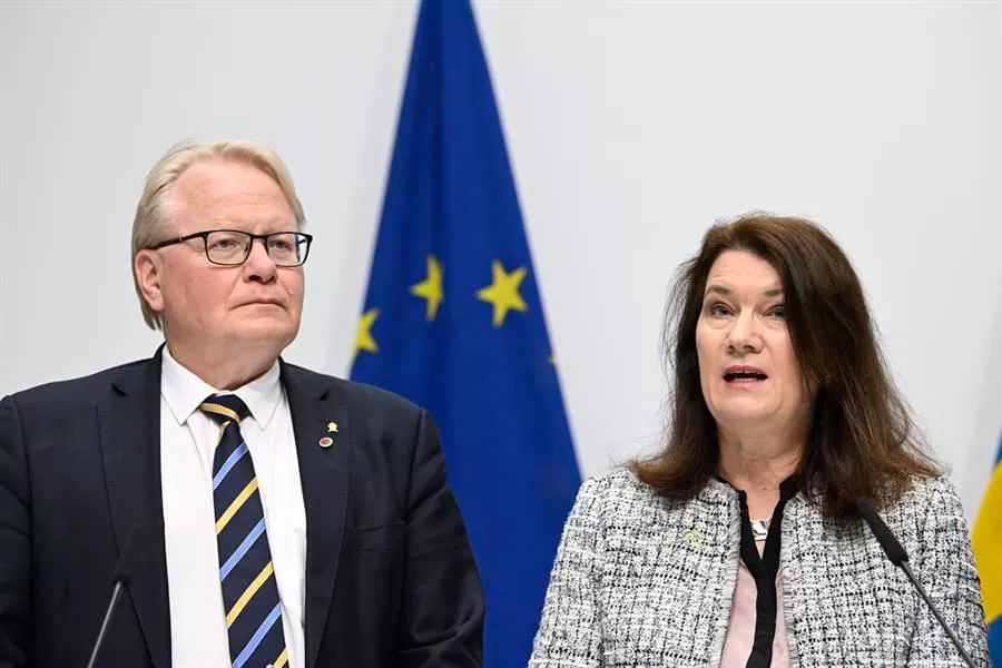 Peter Hultqvist y Ann Linde, representantes del Gobierno sueco, hoy. Foto: EFE