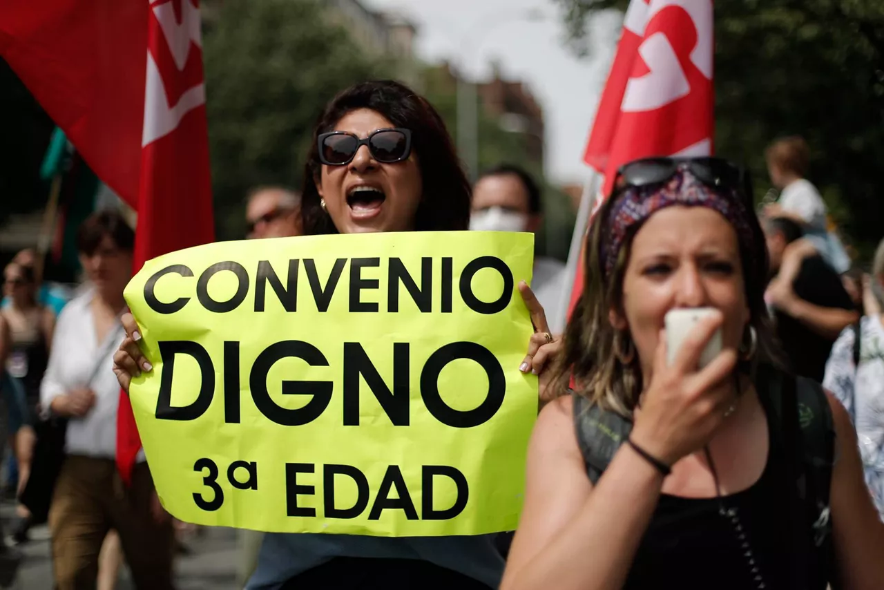 Han realizado una manifestación por las principales calles de Pamplona. Foto: EFE.