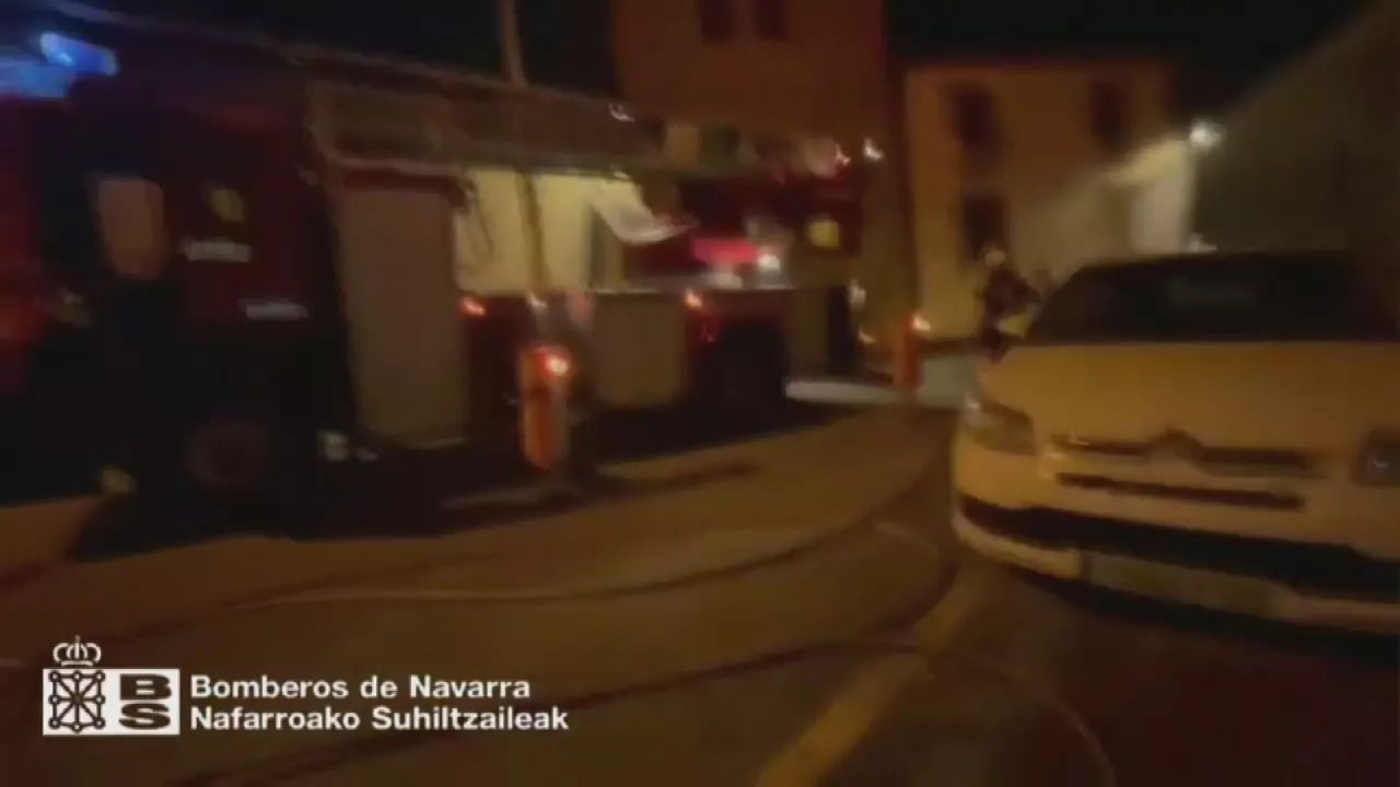 Incendio en Villava. Foto: @bomberos_na.