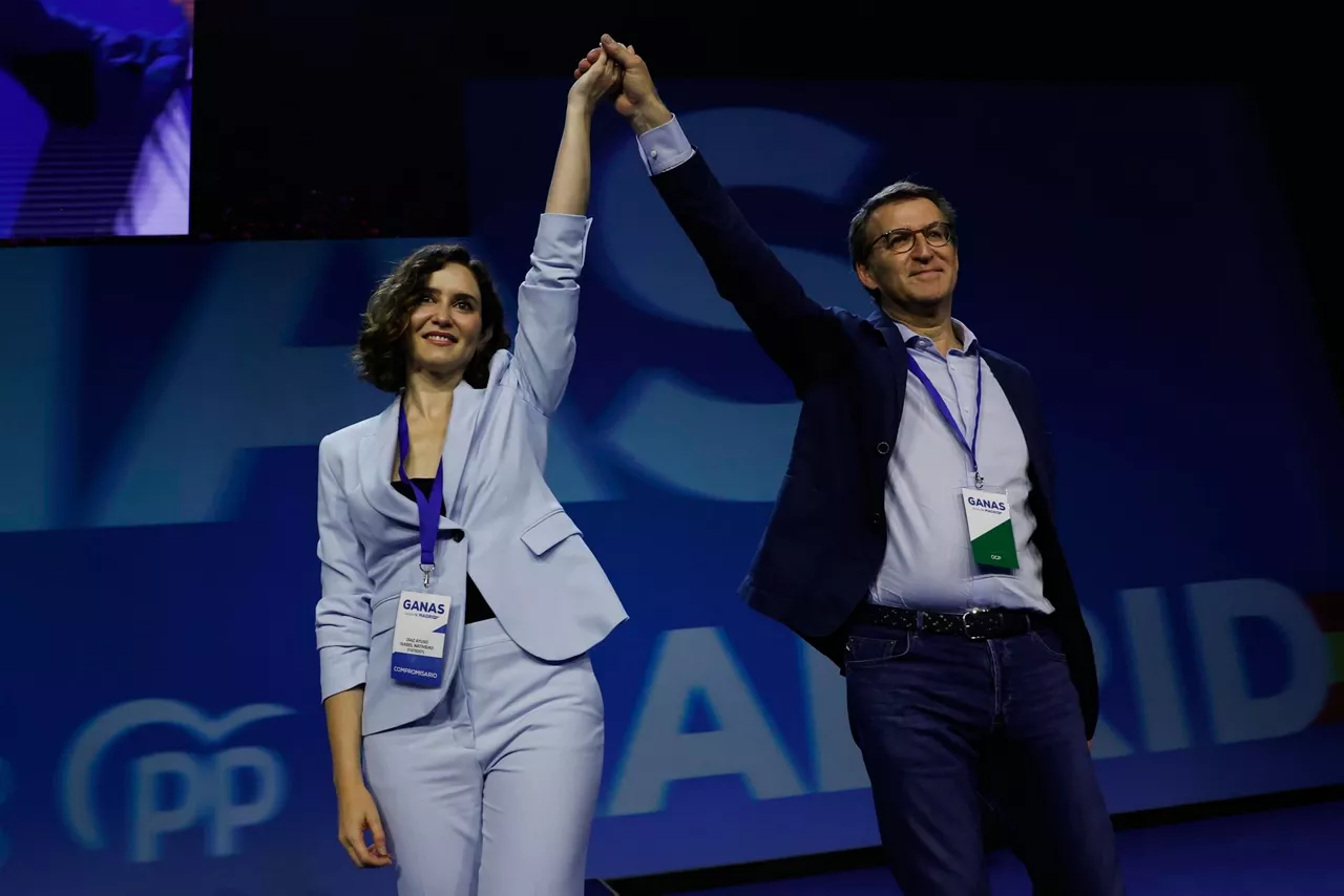 Diaz Ayuso eta Nuñez Feijoo, larunbat honetako batzarrean. Argazkia: EFE