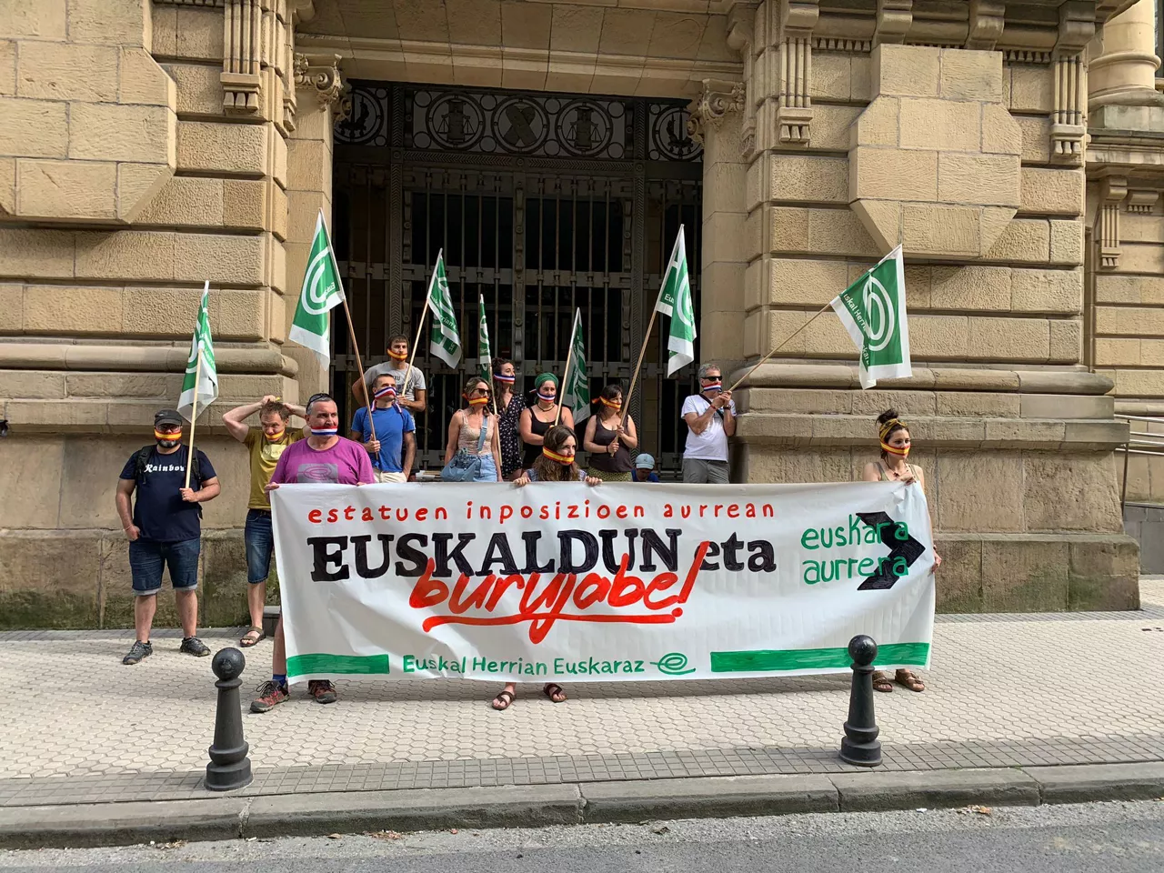 Miembros de Euskal Herrian Euskaraz en Donostia. Foto: Amaia Arostegi | EITB Media