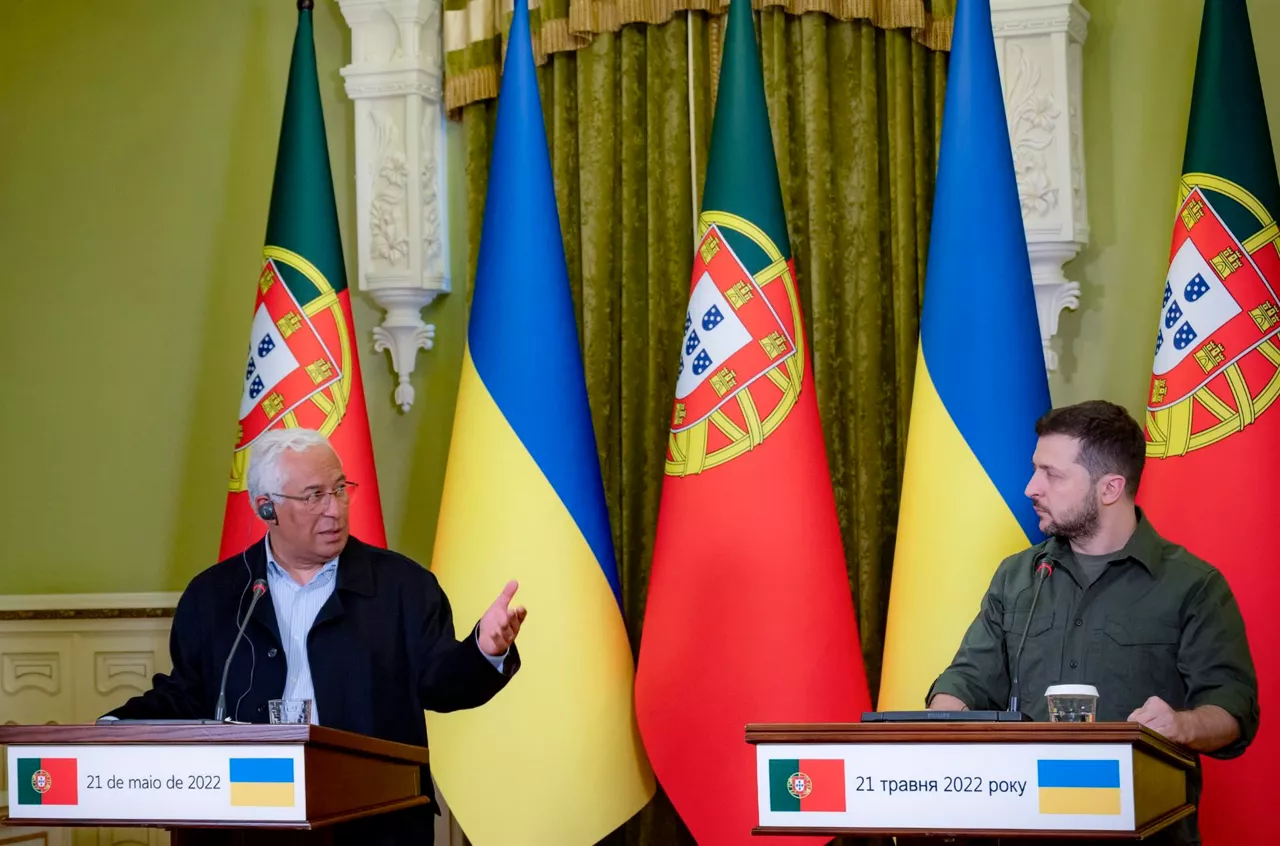 Antonio Costa eta Volodimir Zelenski, Portugalgo eta Ukrainako presidenteak, hurrenez hurren. EFE