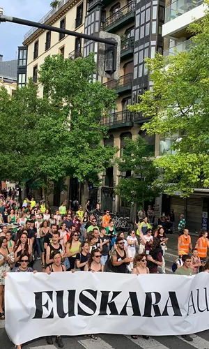 Euskararen aldeko manifestazioa Donostian