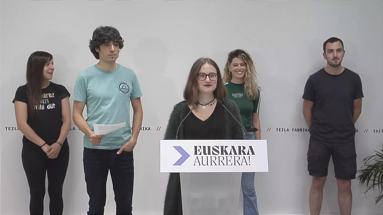 Euskara Aurrera ekimenaren bozeramaileak. Argazkia: EITB Media