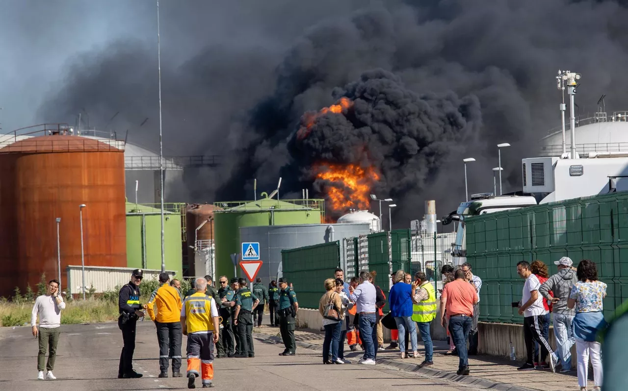 Los servicios de emergencia en lugar del suceso. Foto: EFE