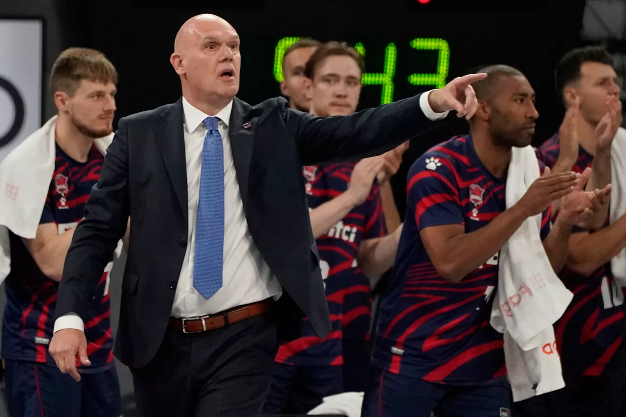 Neven Spahija en el segundo partido contra el Valencia