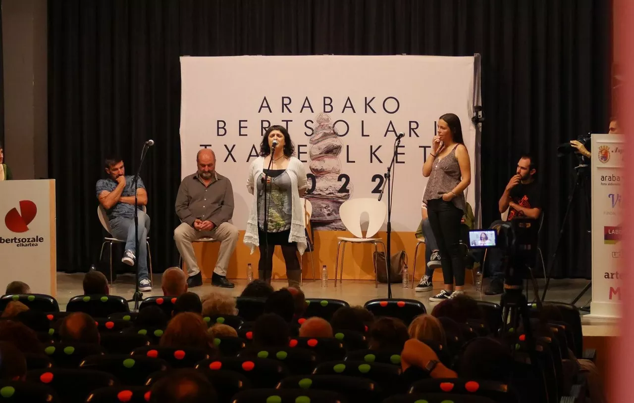 Oihane Perea ayer en Araia. Foto: Bertsozale elkartea