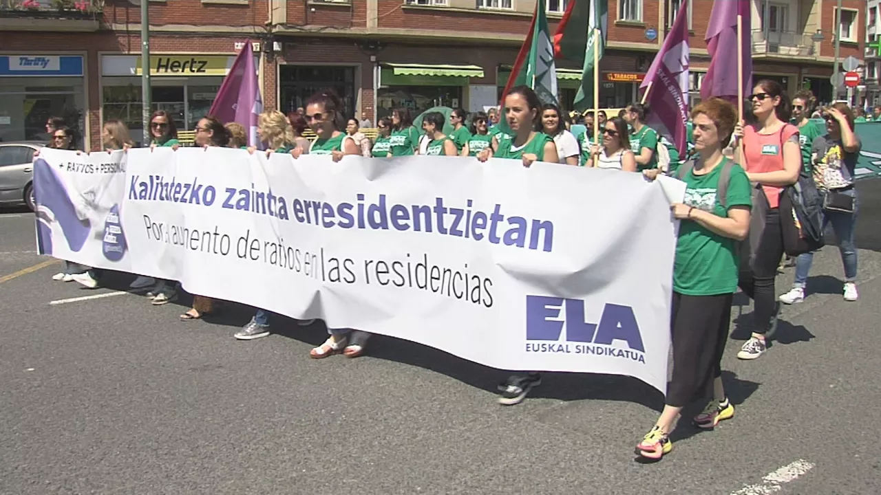 Bizkaiko adinekoen egoitzetako langileen manifestazioa (artxiboko irudia)