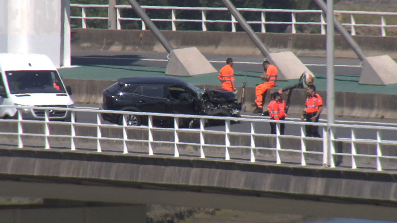 Accidente en la A-8, en Muskiz. Imagen de un vídeo de EITB Media