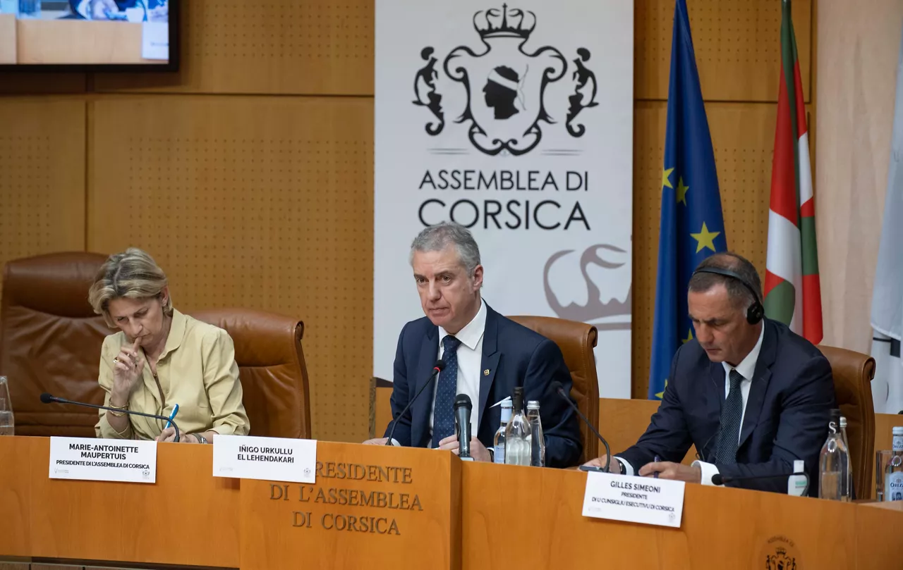 Iñigo Urkullu Korsikako Parlamentuan. Argazkia: Irekia.