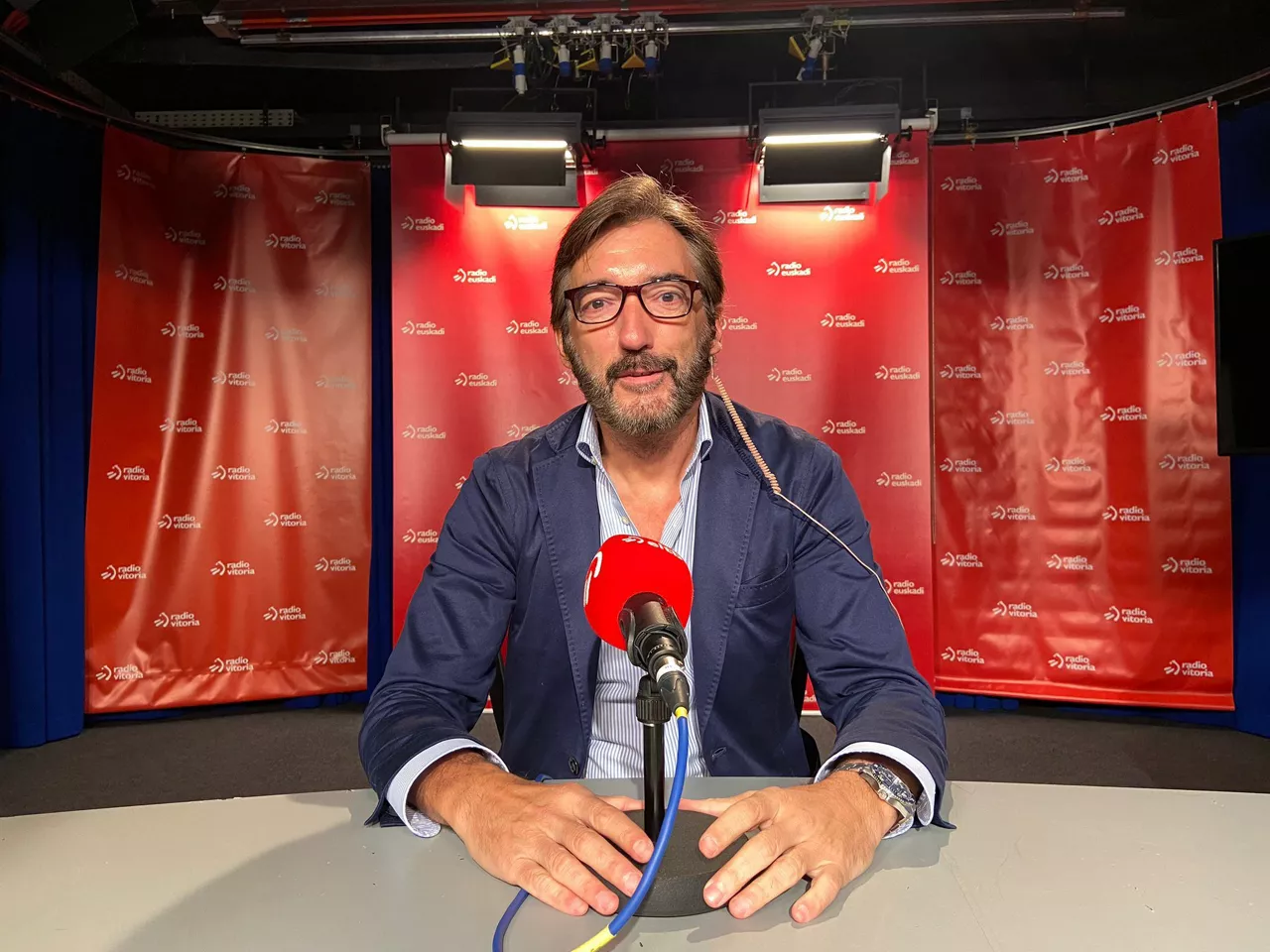 Iñaki Oyarzabal, Radio Euskadin elkarrizketatua.