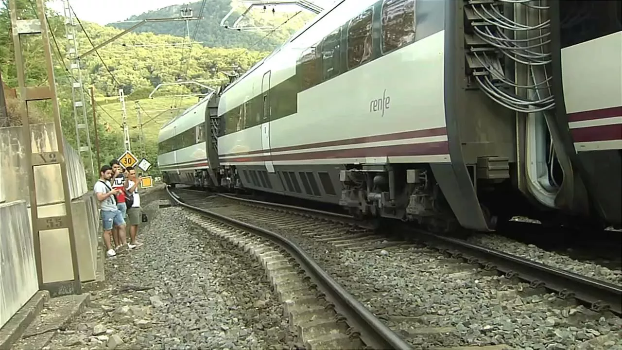 El tren descarrilado en Artomaña (Amurrio, Álava). Imagen: EiTB Media