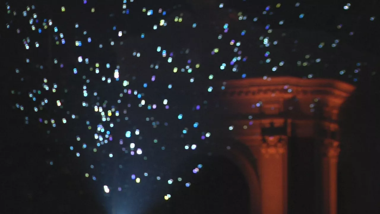 Fuegos artificiales orgánicos en Bilbao. Imagen obtenida de un vídeo de EITB Media.