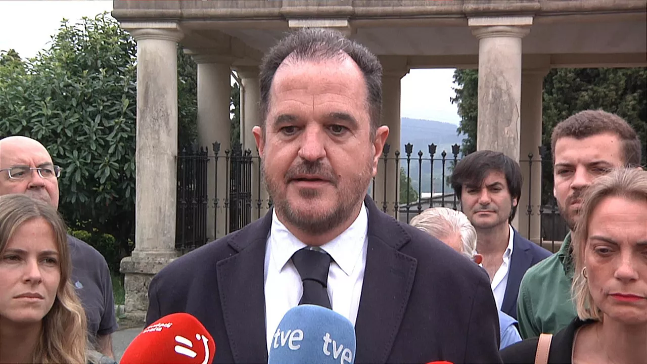 Carlos Iturgaiz gaur, Durangon. EITB Mediaren bideo batetik ateratako irudia.
