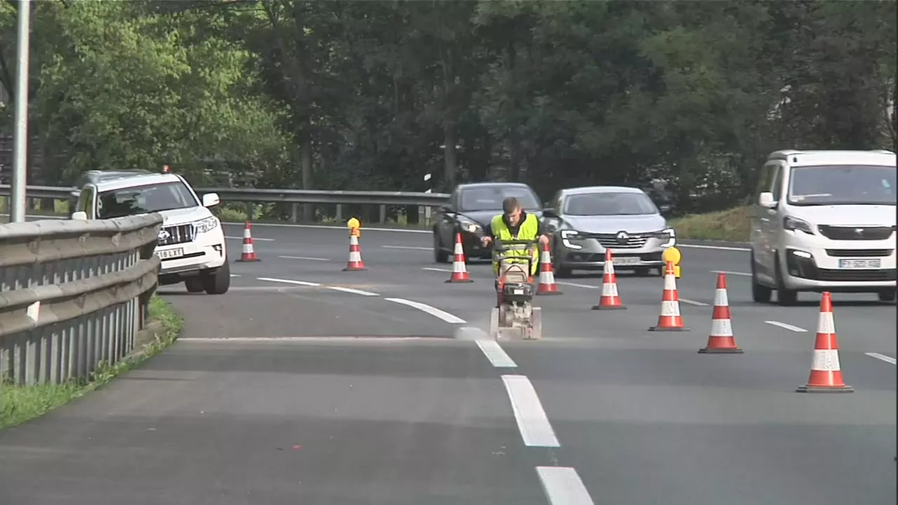 Cierre de carril en la variante de San Sebastián. Imagen obtenida de un vídeo de EITB Media.