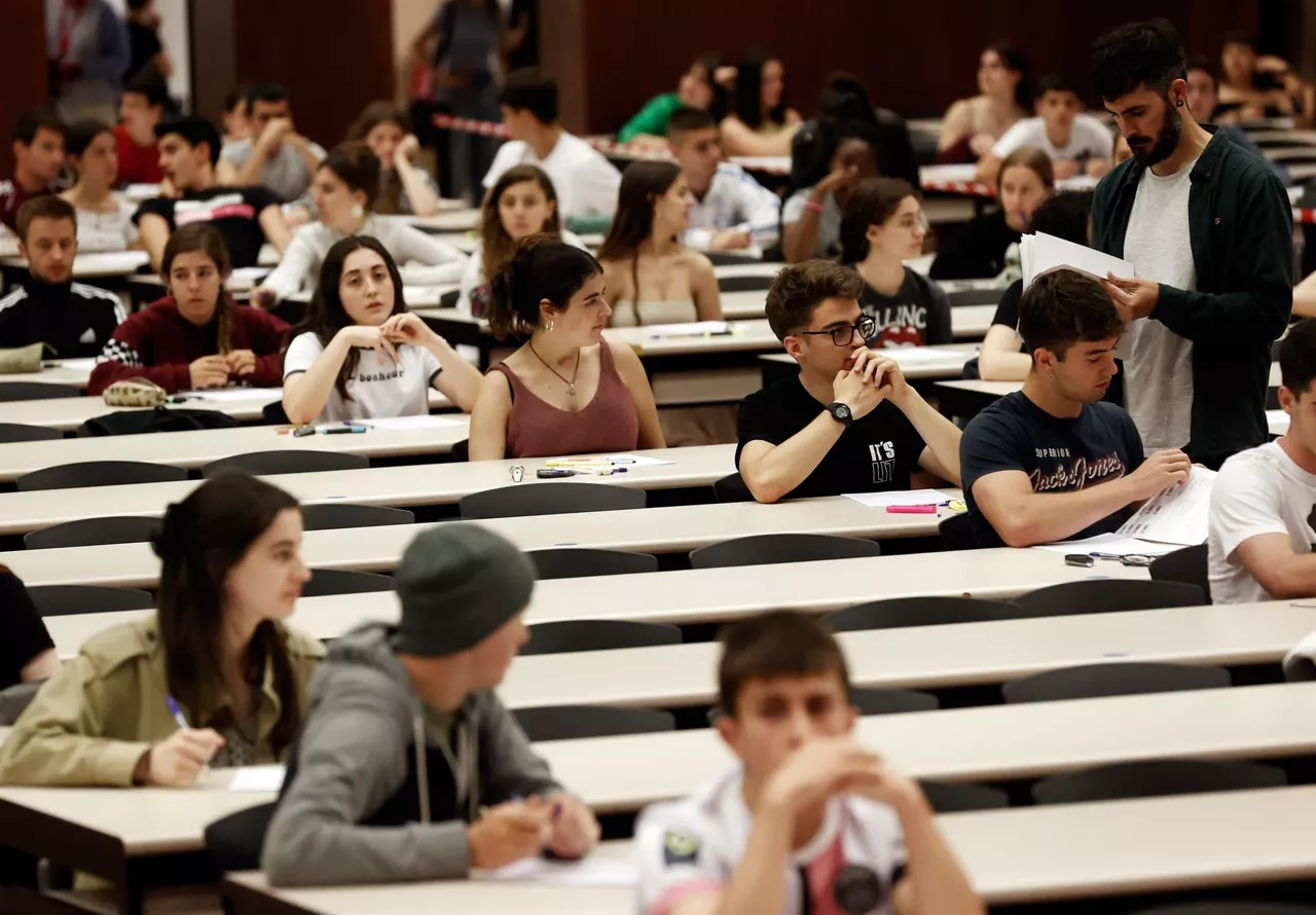 selectividad evau selektibitatea azterketa examen estudiantes ikasleask nafarroa navarra