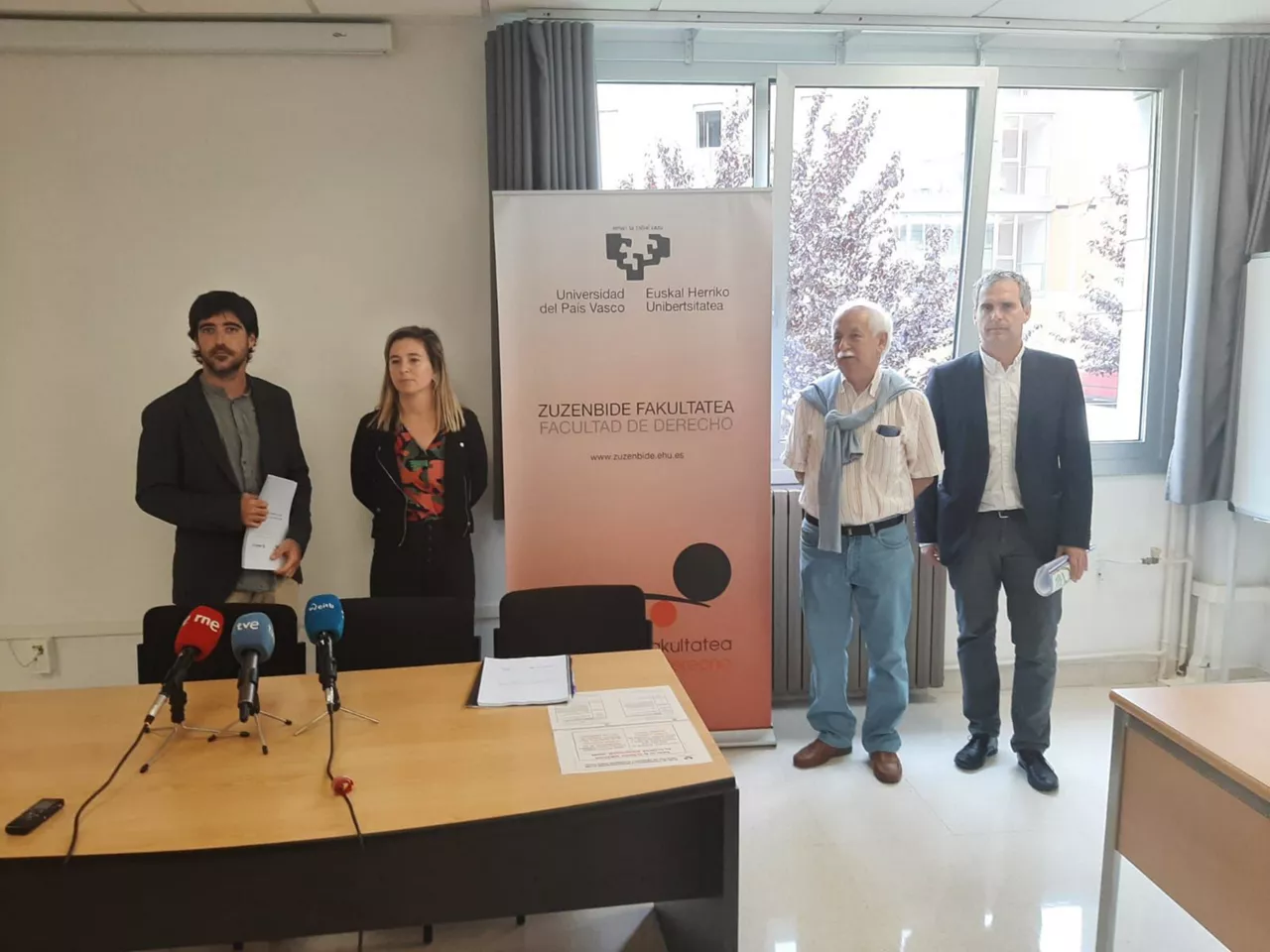 Presentación de las conclusiones del informe sobre la muerte de Txabi Etxebarrieta. Foto: Aranzadi