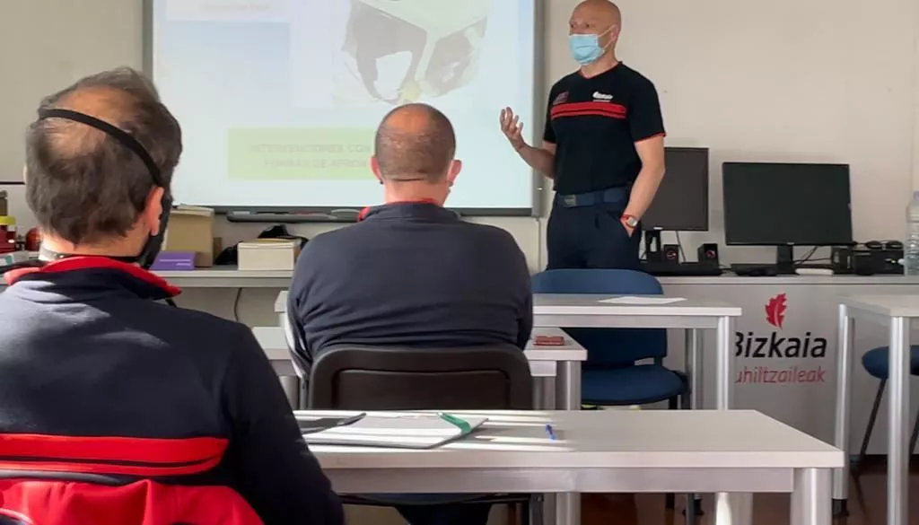 Formación de bomberos para intervenir en tentativas de suicidio.