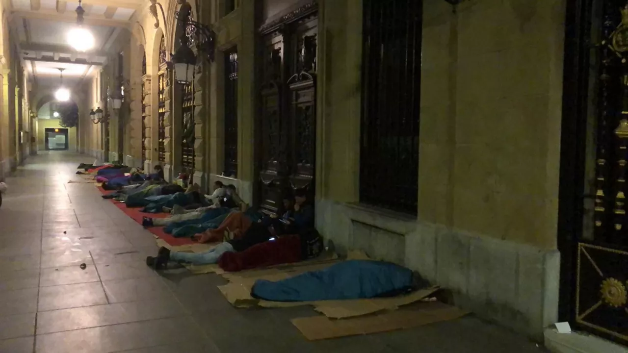 Donostiako Konstituzio Plazan egin dute gaubeila.