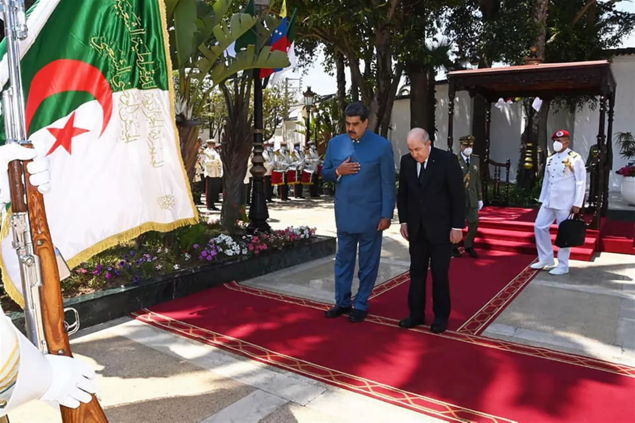 Nicolás Maduro y Abdelmayid Tebune. Foto: EFE.