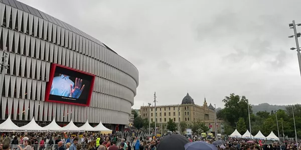 Fito & Fitipaldisen kontzertu aurreko giroa. Argazkia: EITB Media