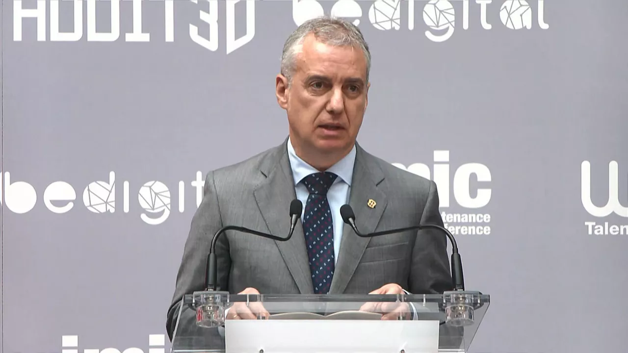 El lehendakari Iñigo Urkullu, en el acto inaugural de la Bienal en el BEC