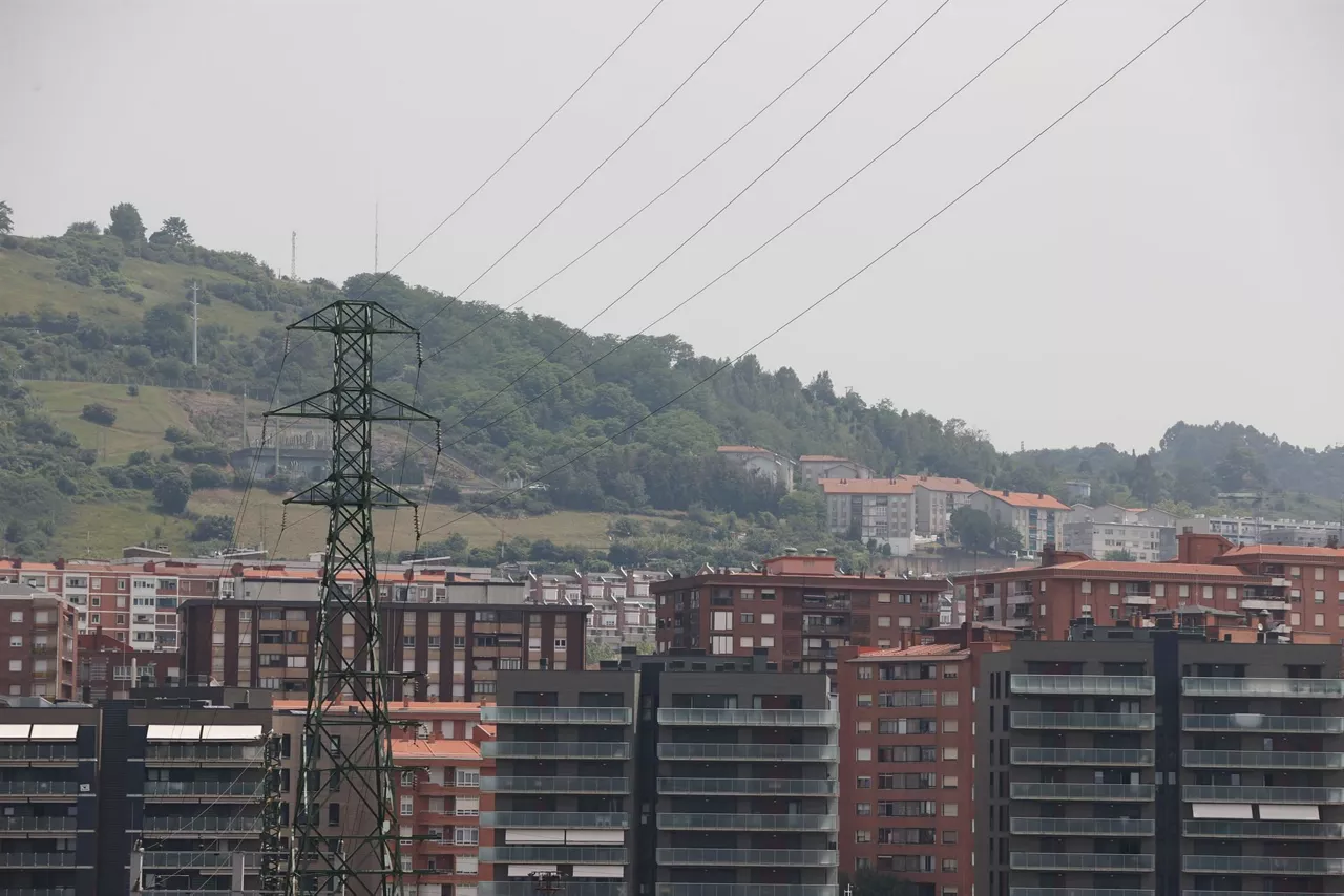 TORRE-BILBAO-LUZ-EFE.JPG