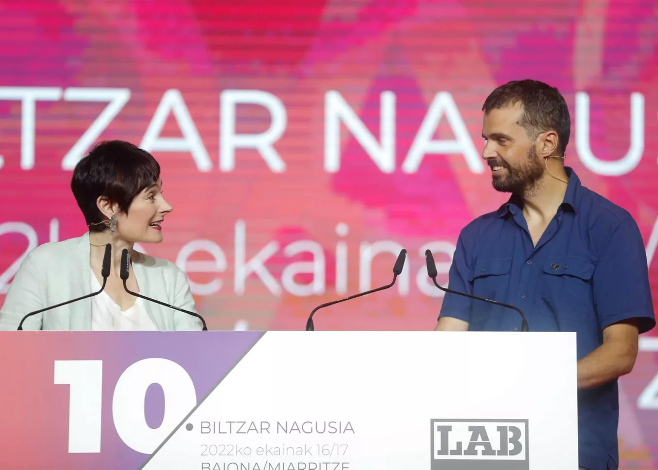 Los coordinadores generales de LAB, Garbiñe Aranburu e Igor Arroyo. Foto: EFE