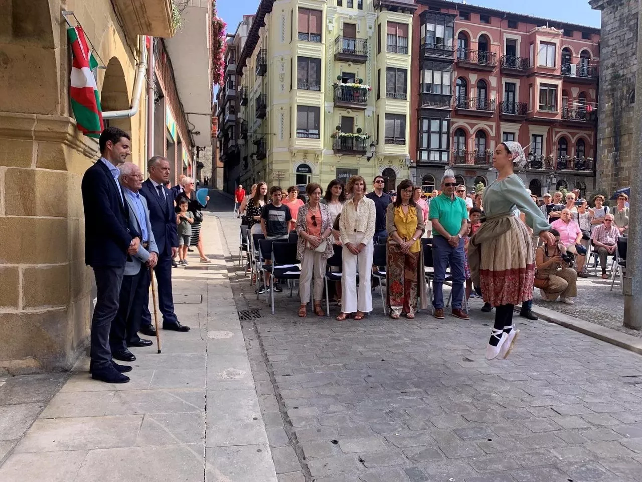 Homenaje en Bermeo. Foto: @BermeokoUdala