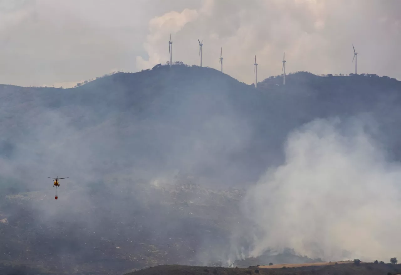 Helicóptero en Gallipienzo. Foto: EFE