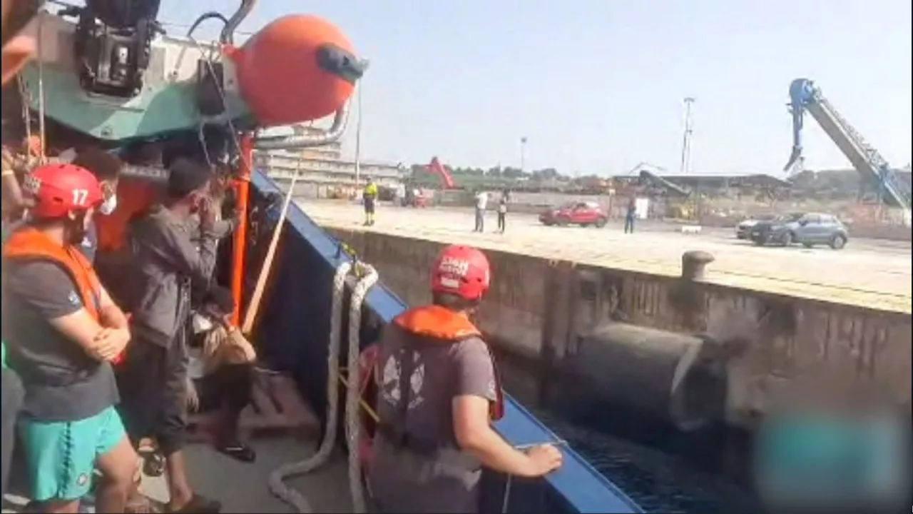 El Aita Mari en Sicilia.