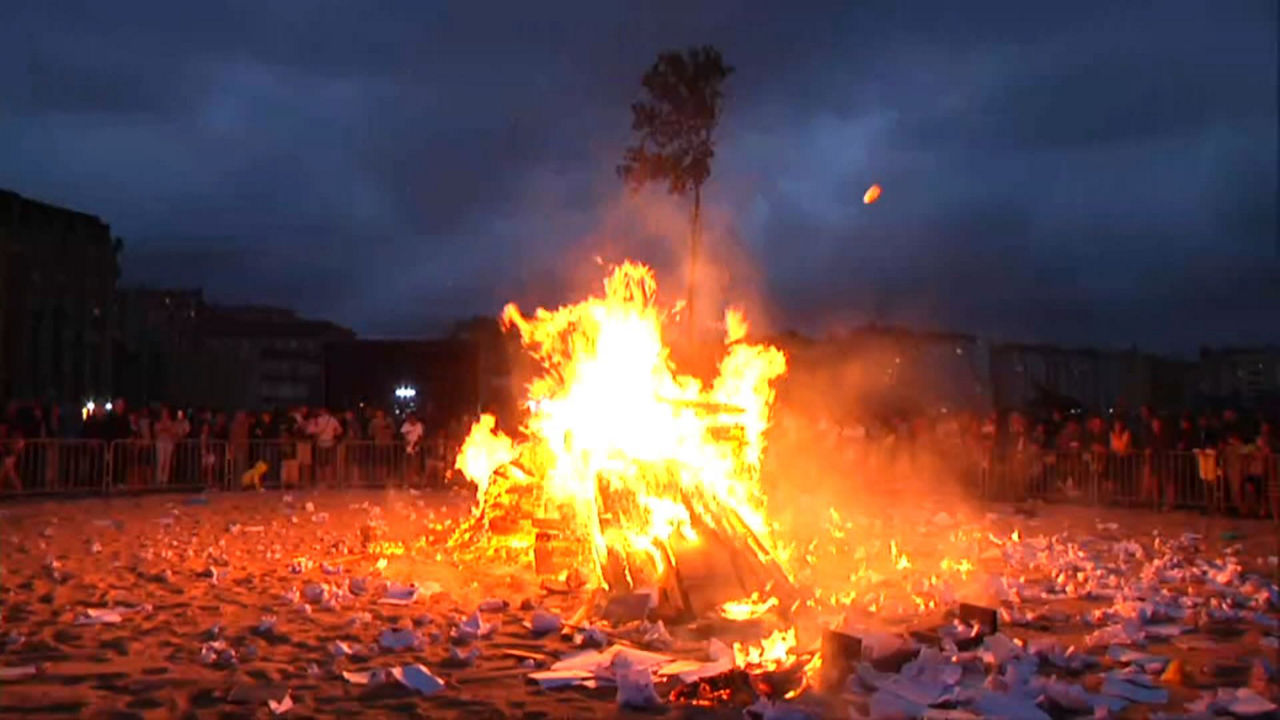Hoguera de San Juan. Imagen: EITB Media