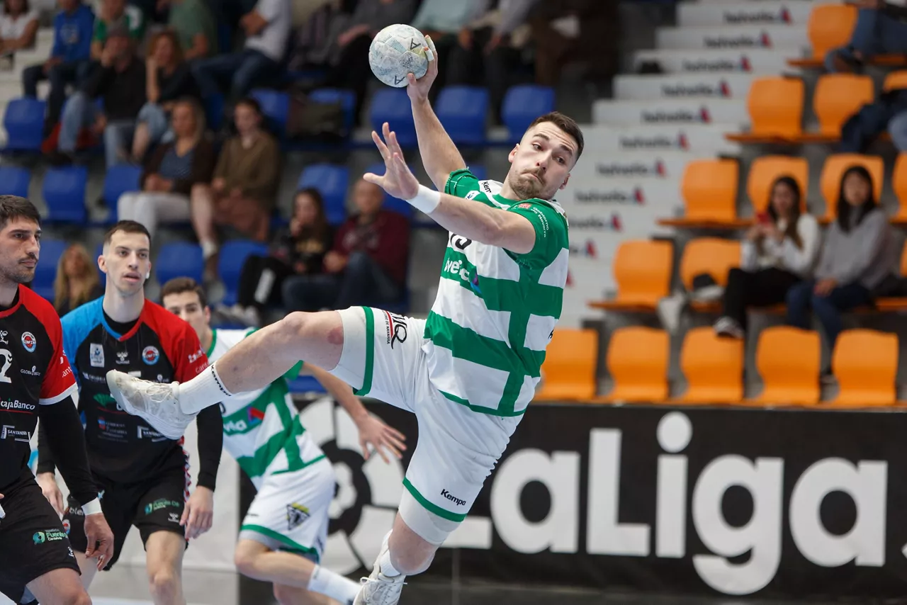 Aitor Garcia. Argazkia: @AnaitasunaBM.