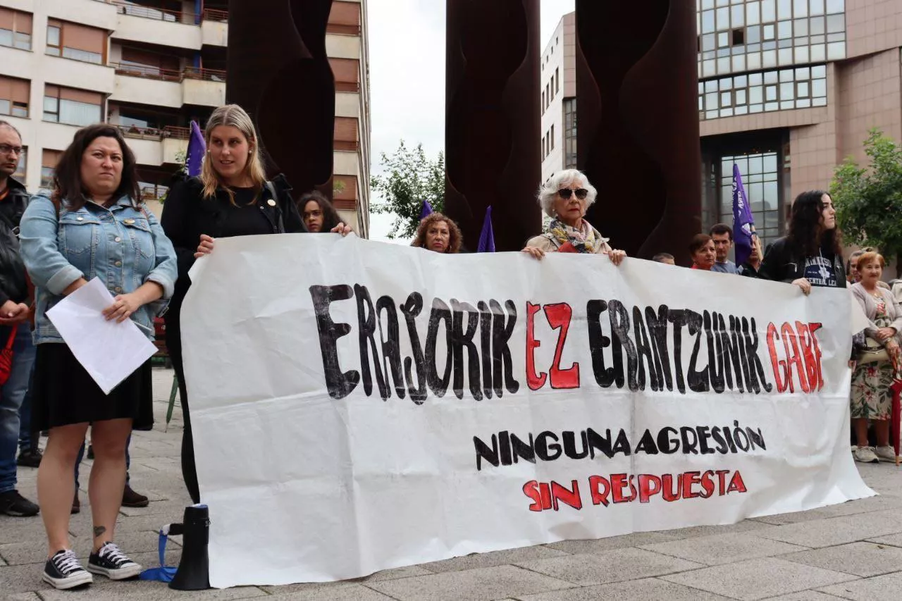 Concentración en la plaza Bide Onera de Barakaldo. Foto: @ehbildu