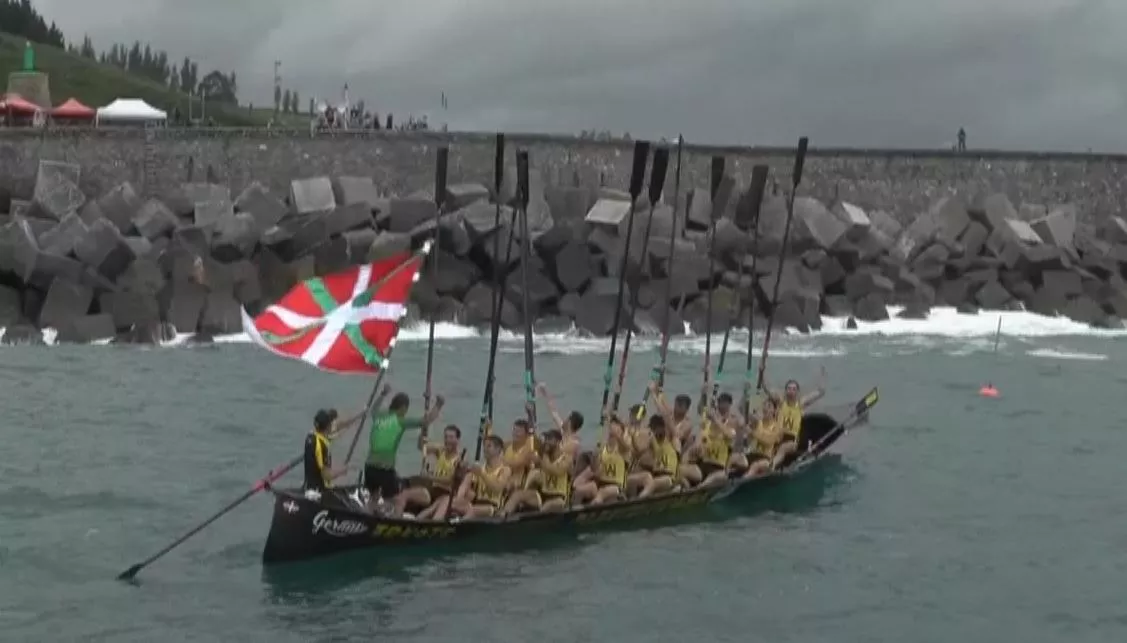 Arkote celebrando la victoria en Zumaia. Foto: EITB MEDIA