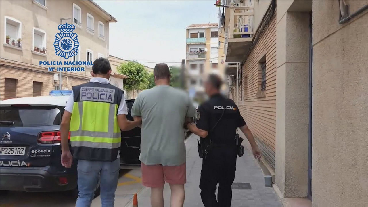 Uno de los detenidos. Imagen obtenida de un vídeo de la Policía Nacional.