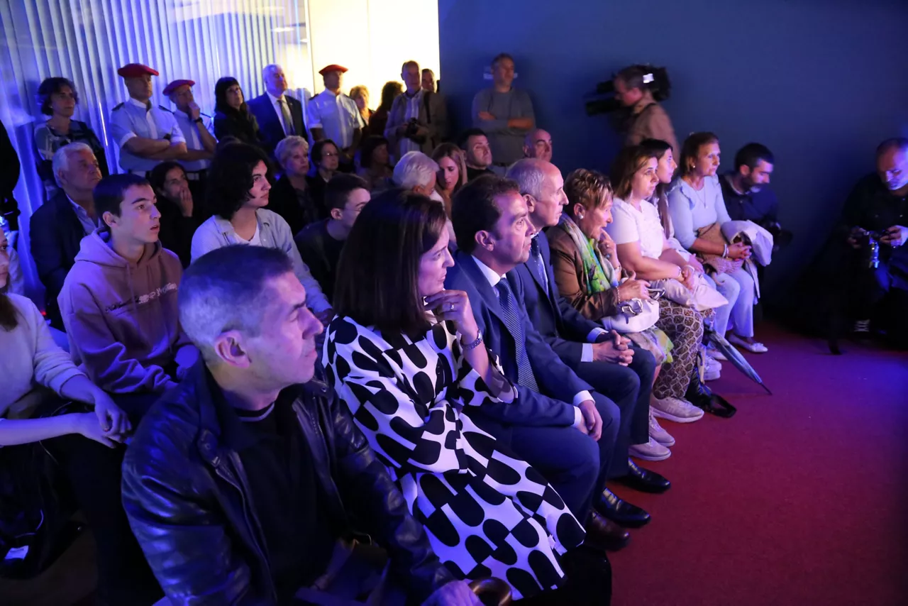Presentación de la exposición en Ermua. Foto: Irekia.