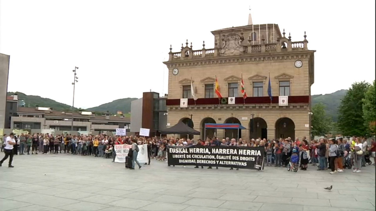Elkarretaratzea Irunen. Irudia: EITB Media