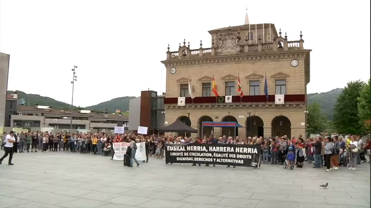 Elkarretaratzea Irunen. Irudia: EITB Media