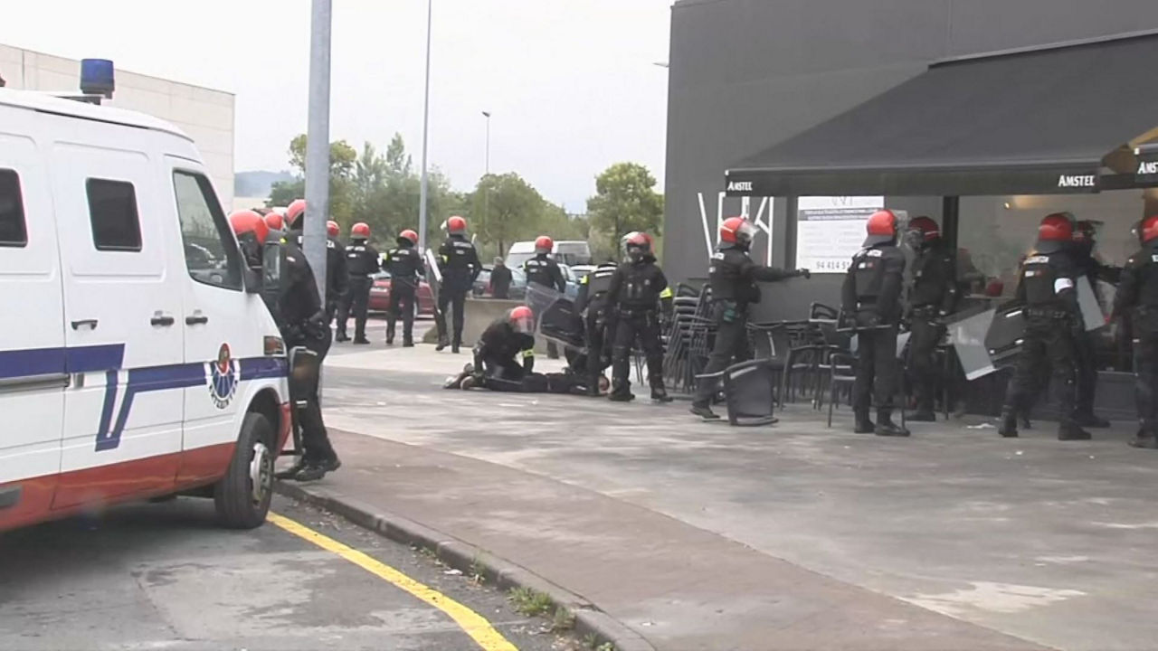Momento de la detención. Imagen obtenida de un vídeo de EITB Media.