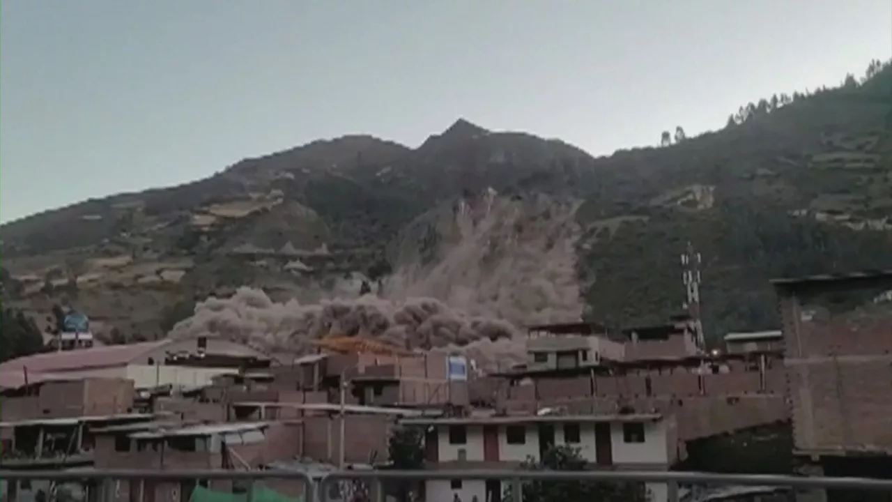 Momento del deslizamiento. Imagen obtenida de un vídeo de Agencias.